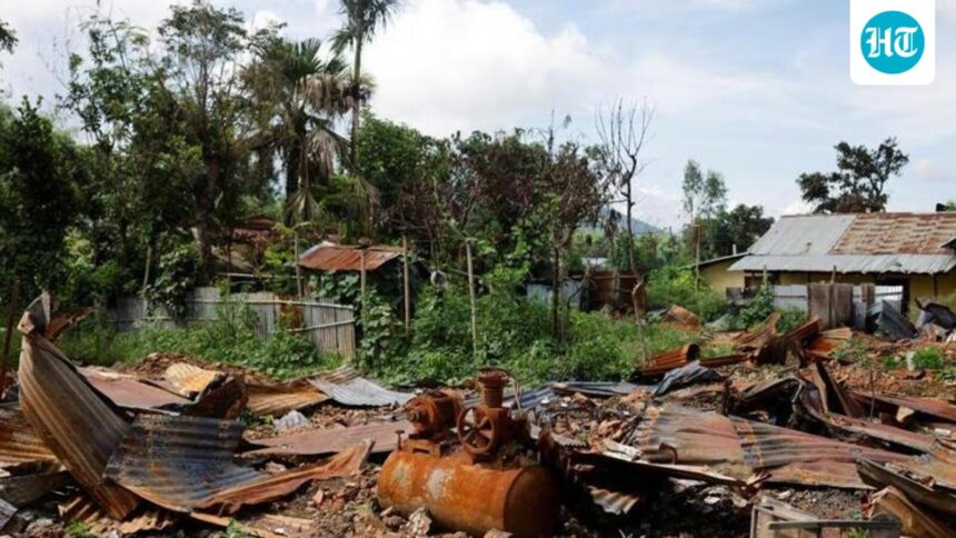 5-abandoned-houses-set-ablaze-by-unknown-armed-individuals-in-manipur:-police