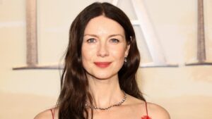 ‘ascension’-thriller-from-alfonso-cuaron-lands-at-apple-tv,-caitriona-balfe-starring