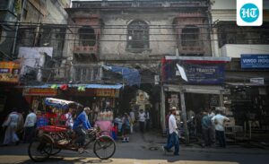 delhi’s-forgotten-lodhi-era-tombs:-inside-zamrudpur,-where-heritage-stands-amid-homes-and-garbage