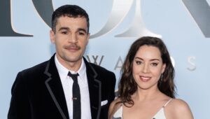 aubrey-plaza’s-first-post-baby-photos-with-christopher-abbott-show-what-nobody-warns-new-parents-about