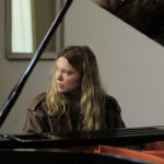 lea-seydoux-grapples-with-husband’s-dark-secrets-in-netflix’s-‘gentle-monster’-trailer