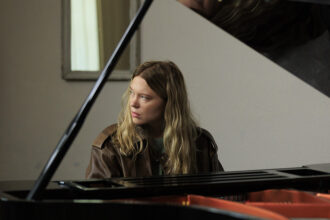 lea-seydoux-grapples-with-husband’s-dark-secrets-in-netflix’s-‘gentle-monster’-trailer