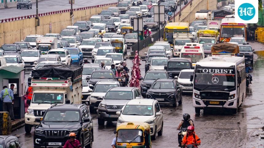 delhi-traffic-advisory-on-aug-13-for-i-day-rehearsal:-key-red-fort-roads-closed;-check-routes,-diversions
