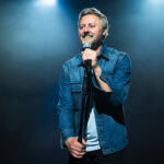 rory-scovel-lost-his-dad-his-comedy-has-never-been-better.
