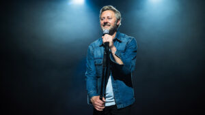 rory-scovel-lost-his-dad-his-comedy-has-never-been-better.