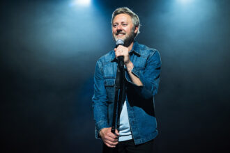 rory-scovel-lost-his-dad-his-comedy-has-never-been-better.