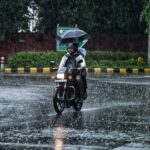 heavy-to-very-heavy-rain-likely-in-parts-of-delhi-over-next-3-hours;-waterlogging,-traffic-snarls-expected