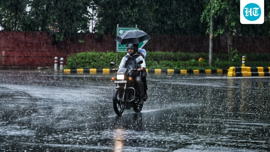 heavy-to-very-heavy-rain-likely-in-parts-of-delhi-over-next-3-hours;-waterlogging,-traffic-snarls-expected