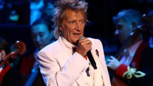 rod-stewart-cancels-farewell-tour-dates-after-coronary-stent-procedure