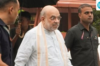 ‘ready-to-talk-at-3pm’:-amit-shah’s-big-remark-amid-opposition-uproar-in-parliament-over-his-‘silence’