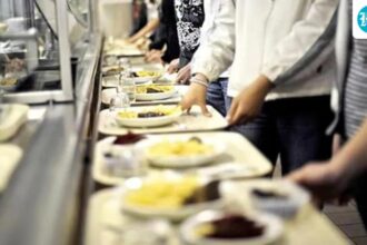 food-safety-officials-find-expired-ingredients-at-zomato-warehouse:-‘uncovered-licensing,-labelling-violations’
