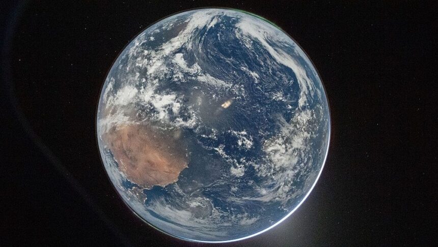 what-would-happen-if-earth-lost-gravity?-nasa’s-response-to-the-conspiracy-theory