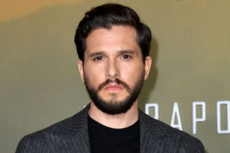 kit-harington-gets-caught-in-love-triangle-in-‘tale-of-two-cities’-trailer