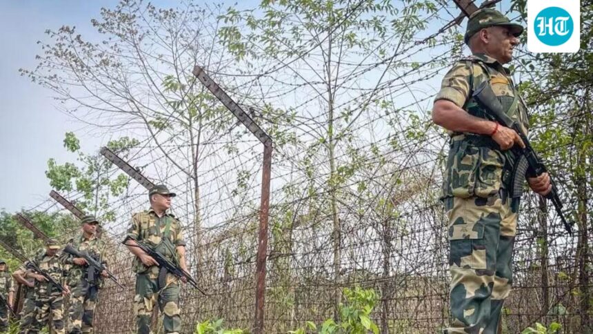 suspected-pakistani-nationals-arrested-near-bangladesh-border-by-bengal-stf