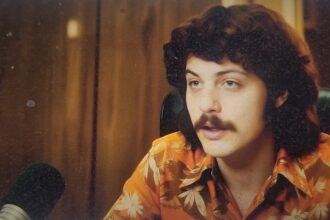 a-man-secured-a-lost-billy-joel-interview-then-he-re-created-the-singer-in-ai.-(exclusive)