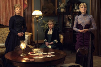 the-america-‘gilded-age’-creator-julian-fellowes-fell-for-is-the-america-he-puts-on-tv