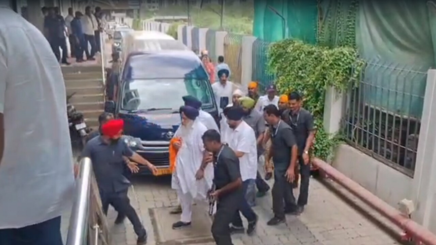 former-punjab-deputy-cm-sukhbir-badal-attacked-near-nanded-sahib-gurdwara-in-maharashtra