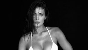 kylie-jenner’s-new-alo-campaign-celebrates-“moments-of-stillness”