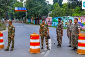 jharkhand-students-block-road-to-protest-headmaster’s-transfer