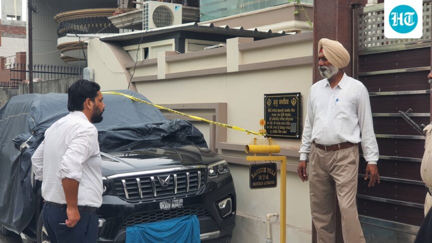 bullet-hits-suv-parked-outside-ex-akal-takht-jathedar-giani-raghbir-singh’s-amritsar-home,-probe-on