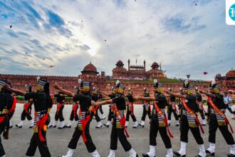red-fort-security-tightened-ahead-of-independence-day-with-1,000+-ai-enabled-cctv-cameras