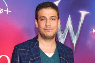 supernatural-ya-romance-‘sid-&-zoey’-nabs-netflix-pickup