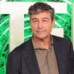 how-kyle-chandler’s-hal-jordan-in-‘lanterns’-series-will-compare-to-ryan-reynolds’-take-on-green-lantern