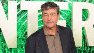 how-kyle-chandler’s-hal-jordan-in-‘lanterns’-series-will-compare-to-ryan-reynolds’-take-on-green-lantern