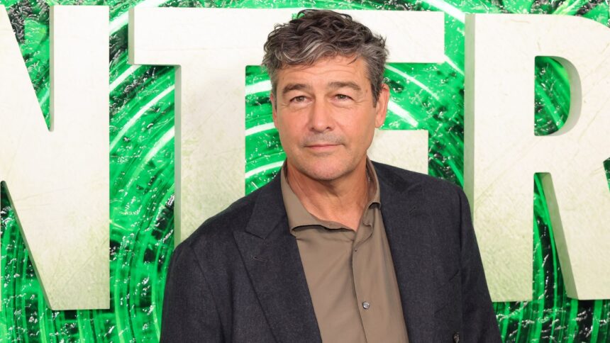 how-kyle-chandler’s-hal-jordan-in-‘lanterns’-series-will-compare-to-ryan-reynolds’-take-on-green-lantern
