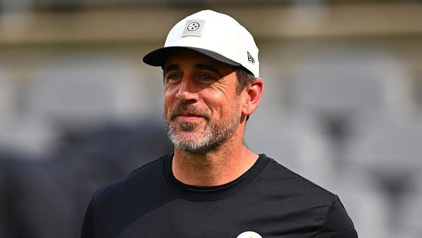 aaron-rodgers’-wife-brittani-runs-‘pass-protection’-for-him-—-a-couples-therapist-explains-why-that’s-complicated