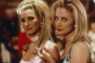 lisa-kudrow-and-mira-sorvino-bring-‘romy-and-michele-2’-to-d23:-“we’re-officially-disney-princesses”