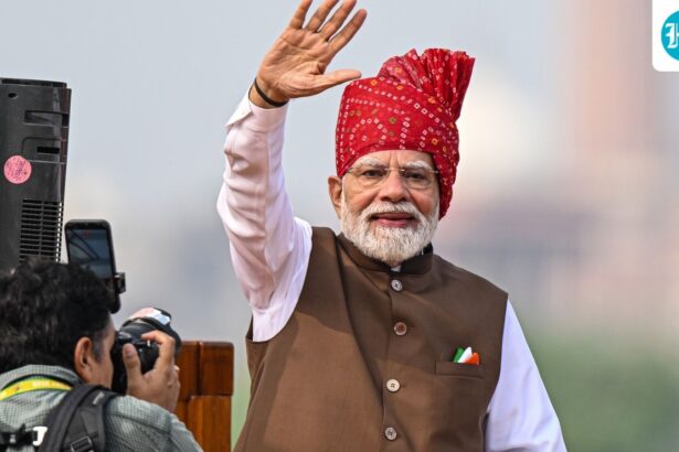 ‘urdu-mein-tiranga-pehna’:-congress’-‘ireland’-dig-at-pm-modi’s-independence-day-pocket-square