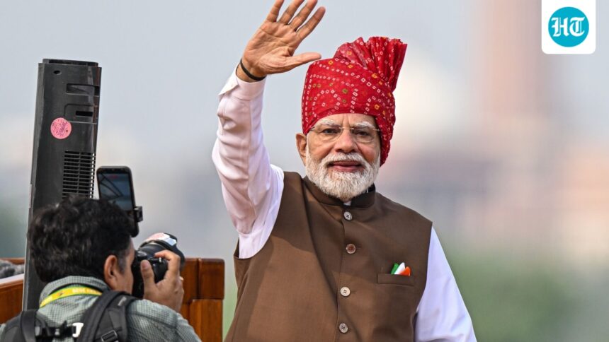 ‘urdu-mein-tiranga-pehna’:-congress’-‘ireland’-dig-at-pm-modi’s-independence-day-pocket-square