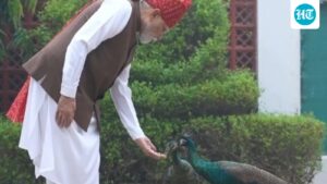‘they-came-to-meet-me’:-pm-modi-shares-heartwarming-pre-independence-day-moment-with-‘friends’-|-watch