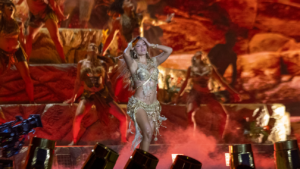 karol-g-brings-vibrant-vibes-to-los-angeles-with-her-viajando-por-el-mundo-tropitour