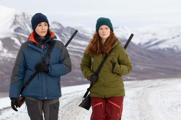 ‘vigil’-season-3-trailer:-suranne-jones-and-rose-leslie-investigate-a-murder-at-an-arctic-research-station-–-and-they-can’t-trust-anybody