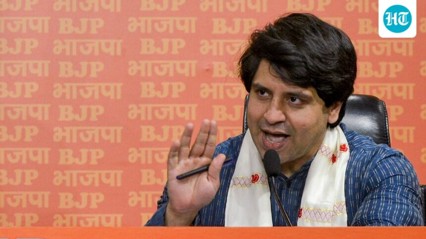 ‘middle-class-is-being-looted’:-shehzad-poonawalla’s-last-remarks-before-official-resignation-from-bjp