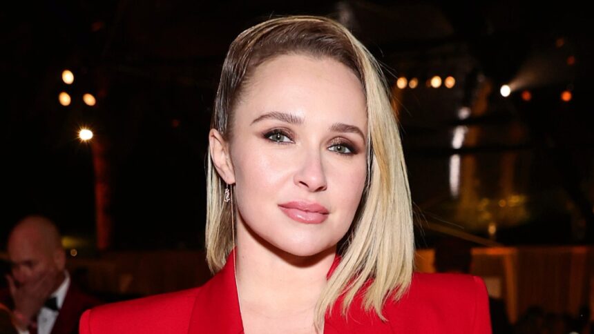 hayden-panettiere-recently-spoke-about-child-star-pressure,-struggles-with-postpartum-depression-and-addiction