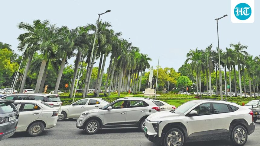 are-delhi-roundabouts-‘traffic-bottlenecks’?-experts-weigh-in,-draw-comparisons-with-ahmedabad,-chandigarh