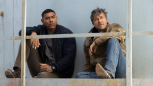 ‘lanterns’-stars-kyle-chandler-and-aaron-pierre-talk-the-pilot-shocker,-early-fears-and-season-2-chances