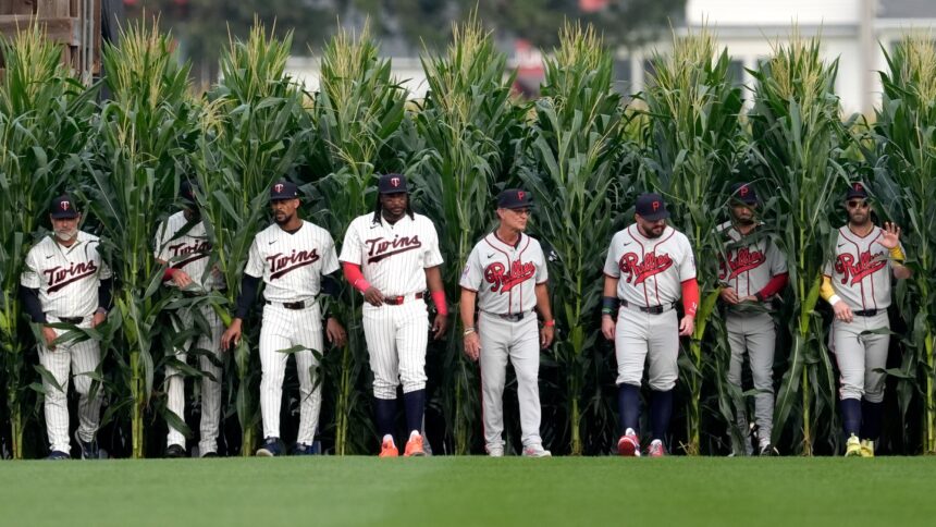 inside-netflix’s-field-of-dreams-face-off-in-iowa:-“a-magical-moment”