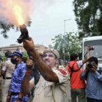 delhi-police-denies-excessive-use-of-force-during-protest:-‘5k-cops-tried-to-manage-30k+-protesters’