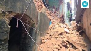 woman,-61,-dies-as-200-yr-old-kolkata-building-portion-collapses;-18-rescued