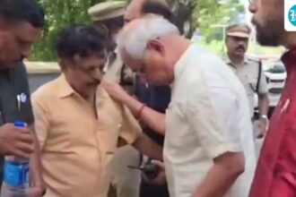 man-falls-unconscious-near-kerala-lok-bhavan,-governor-arlekar-rushes-to-his-aid