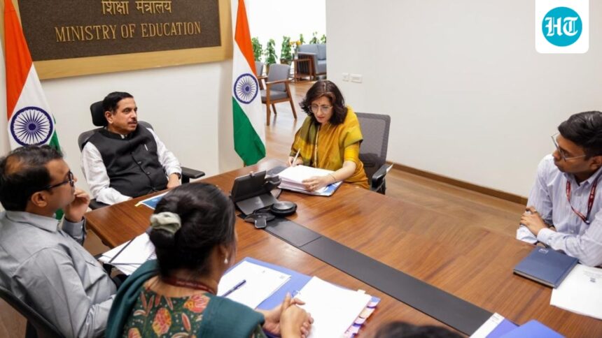 union-minister-pralhad-joshi-holds-review-meeting-on-pm’s-free-online-coaching-initiative