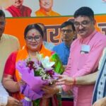 srinagar-mayor-aarti-bhandari,-10-councillors-join-bjp-in-uttarakhand