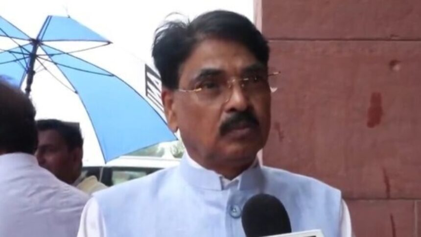 ‘legal-cockroaches’-to-protest-against-bar-council-chairman-manan-mishra-tomorrow,-cjp-backs-stir