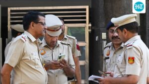 delhi-couple-held-for-selling-₹1.10-cr-gurugram-flat-using-forged-documents