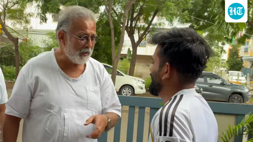 mahatma-gandhi’s-great-grandson-meets-abhijeet-dipke,-says-gen-z-adopted-bapu’s-values