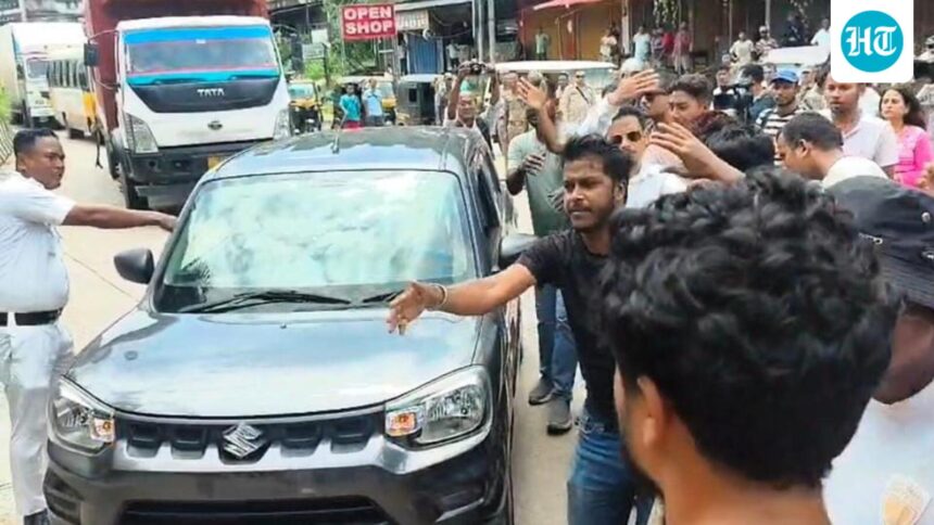 hundreds-stranded-as-assam-cab-drivers-block-highway-to-protest-shillong-violence